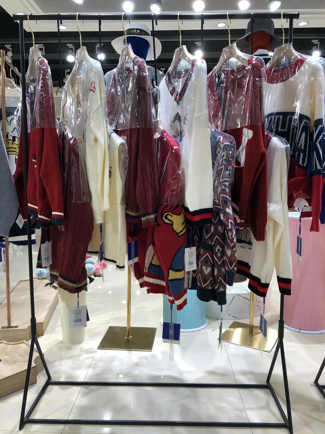 吉 米小姐藍(lán)標(biāo)小熊系列2021冬時(shí)尚潮流毛衣一手服裝貨源批發(fā)