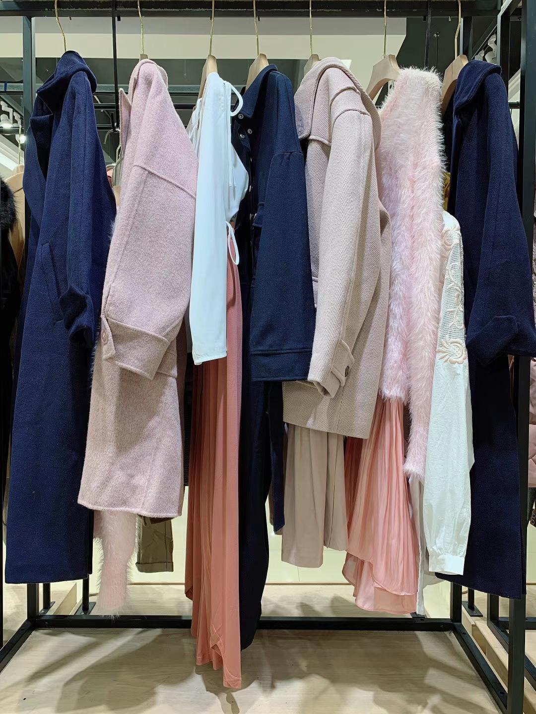 廠家直發(fā)女裝EMiT2021秋冬品牌折扣女裝衣服批發(fā) 一折清倉正 品女裝