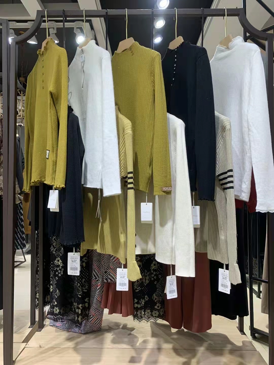 意大利高 端品牌維拉瑪拉2021冬品牌折扣女裝毛衣尾貨貨源批發(fā)