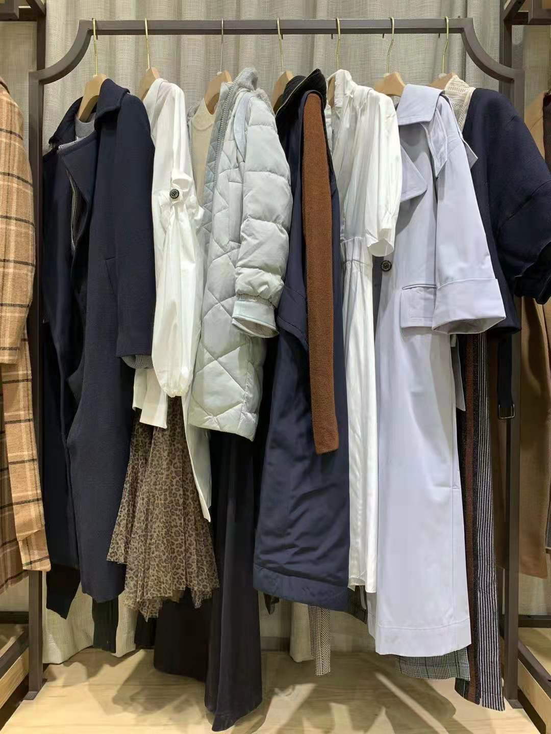 簡約原創(chuàng)設(shè)計(jì)師品牌艾迪潘2021秋冬折扣女裝庫存打包
