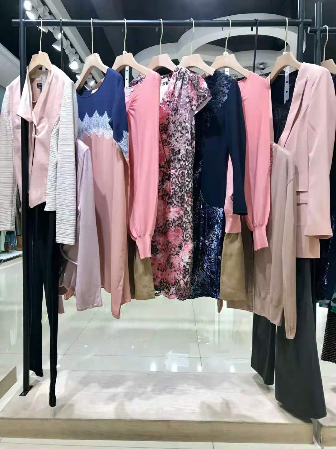 宜姿蘭娜2021秋裝專柜撤柜女裝雜款尾貨一手服裝貨源批發(fā)