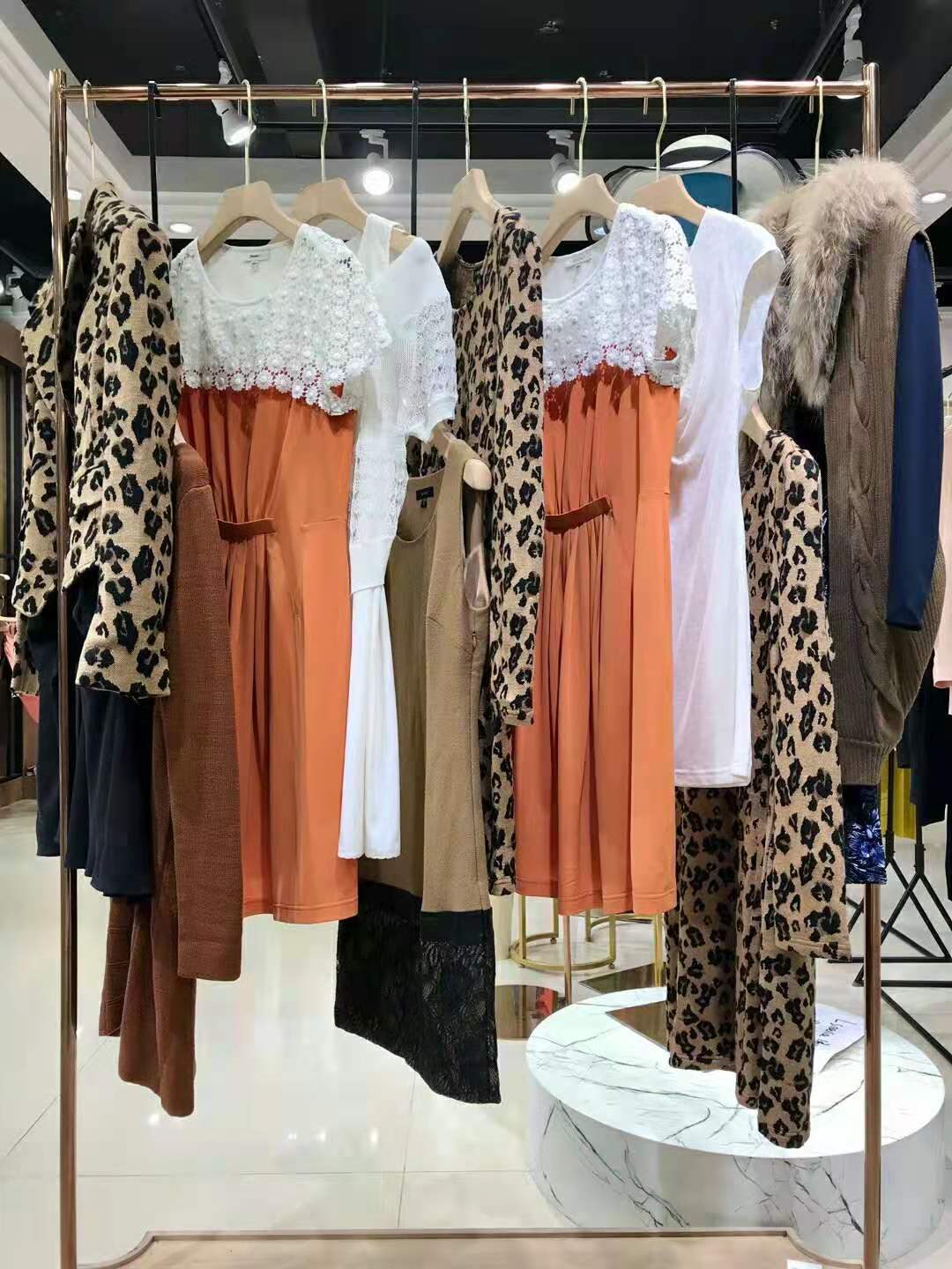 宜姿蘭娜2021秋裝專柜撤柜女裝雜款尾貨一手服裝貨源批發(fā)