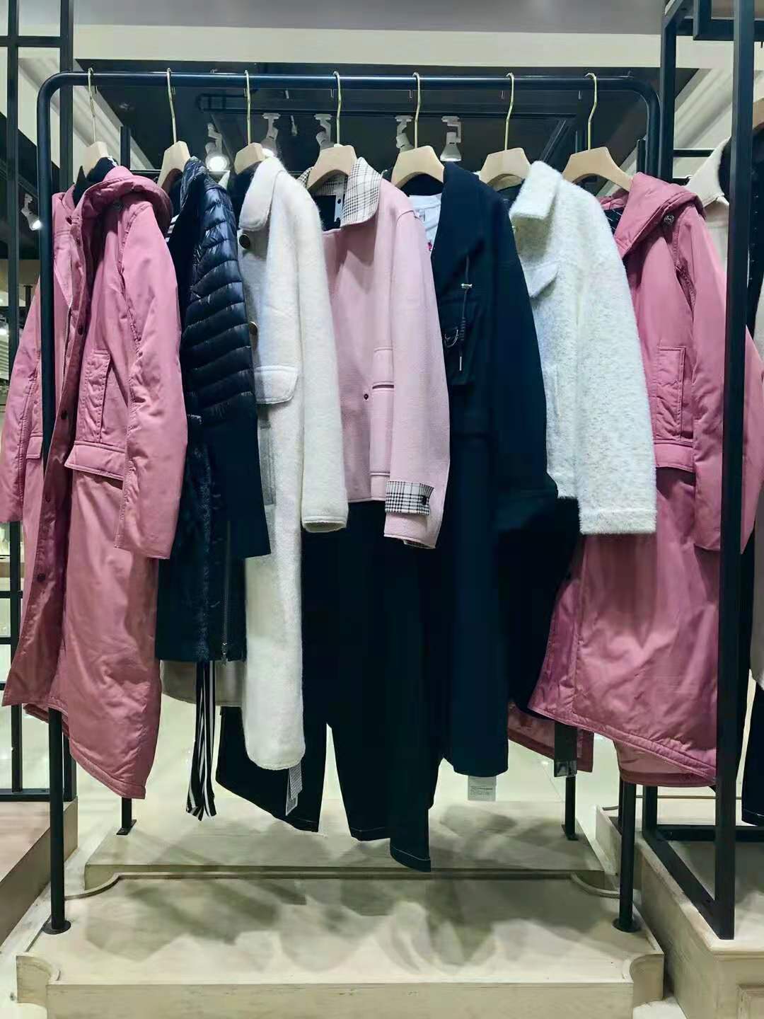 知 名品牌歐蒂芙2021秋冬品牌折扣女裝實體直播一手貨源批發(fā)
