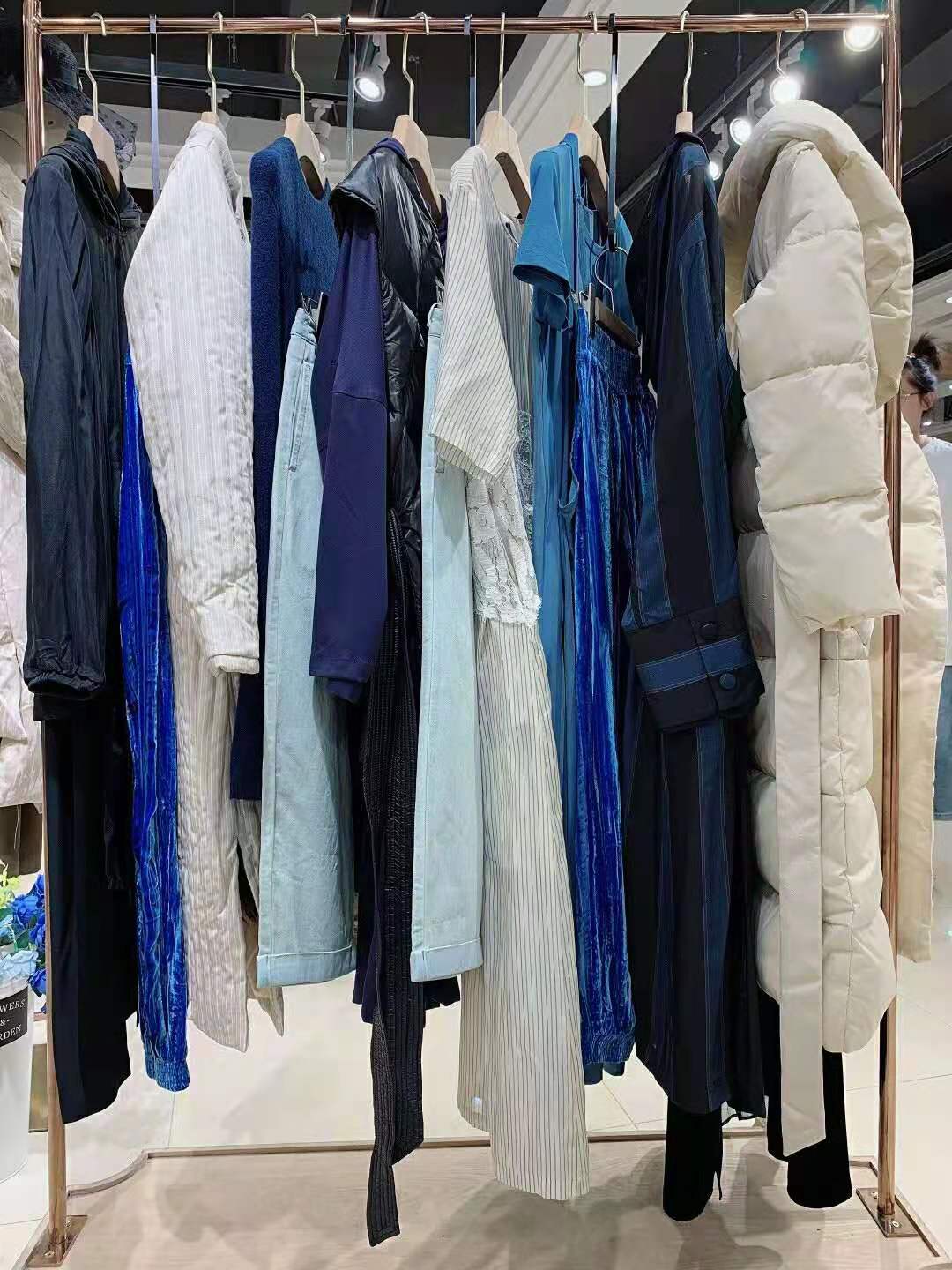 高 端品牌云鳳思儒2021秋冬品牌女裝撤柜下架尾貨直播
