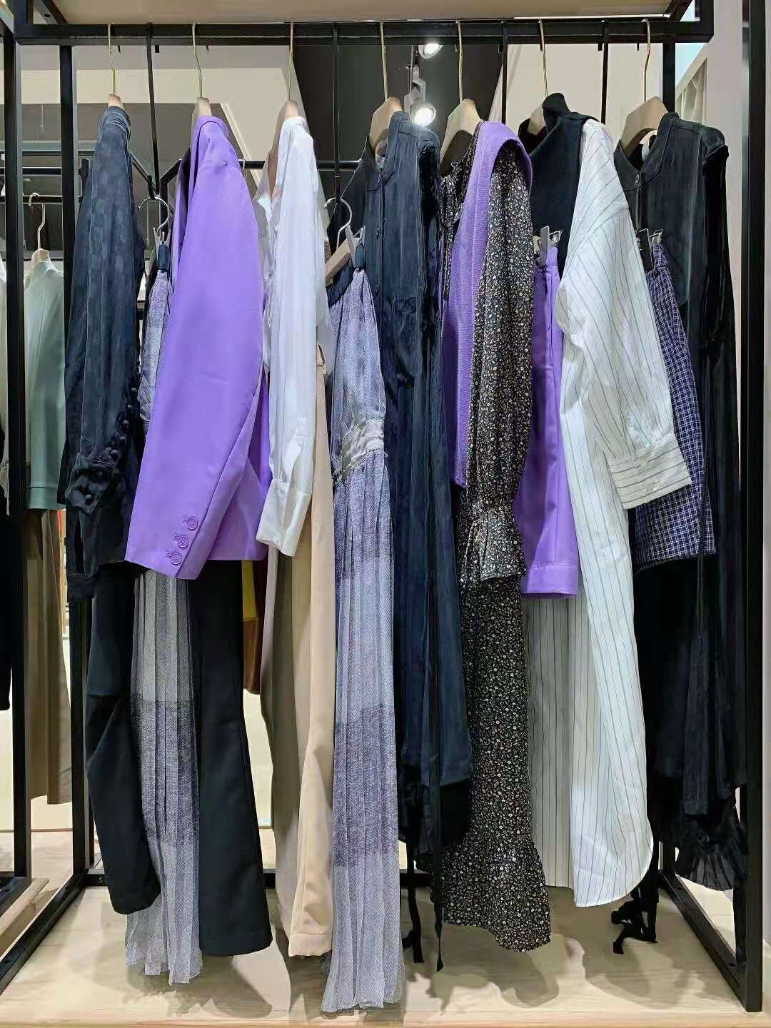 高 端品牌云鳳思儒2021秋冬品牌女裝撤柜下架尾貨直播