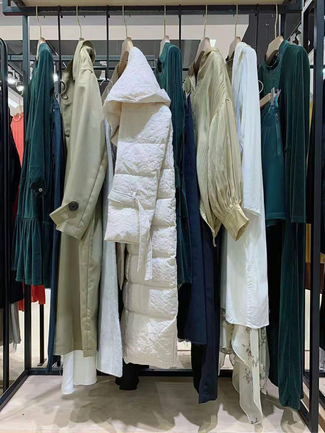 高 端品牌云鳳思儒2021秋冬品牌女裝撤柜下架尾貨直播