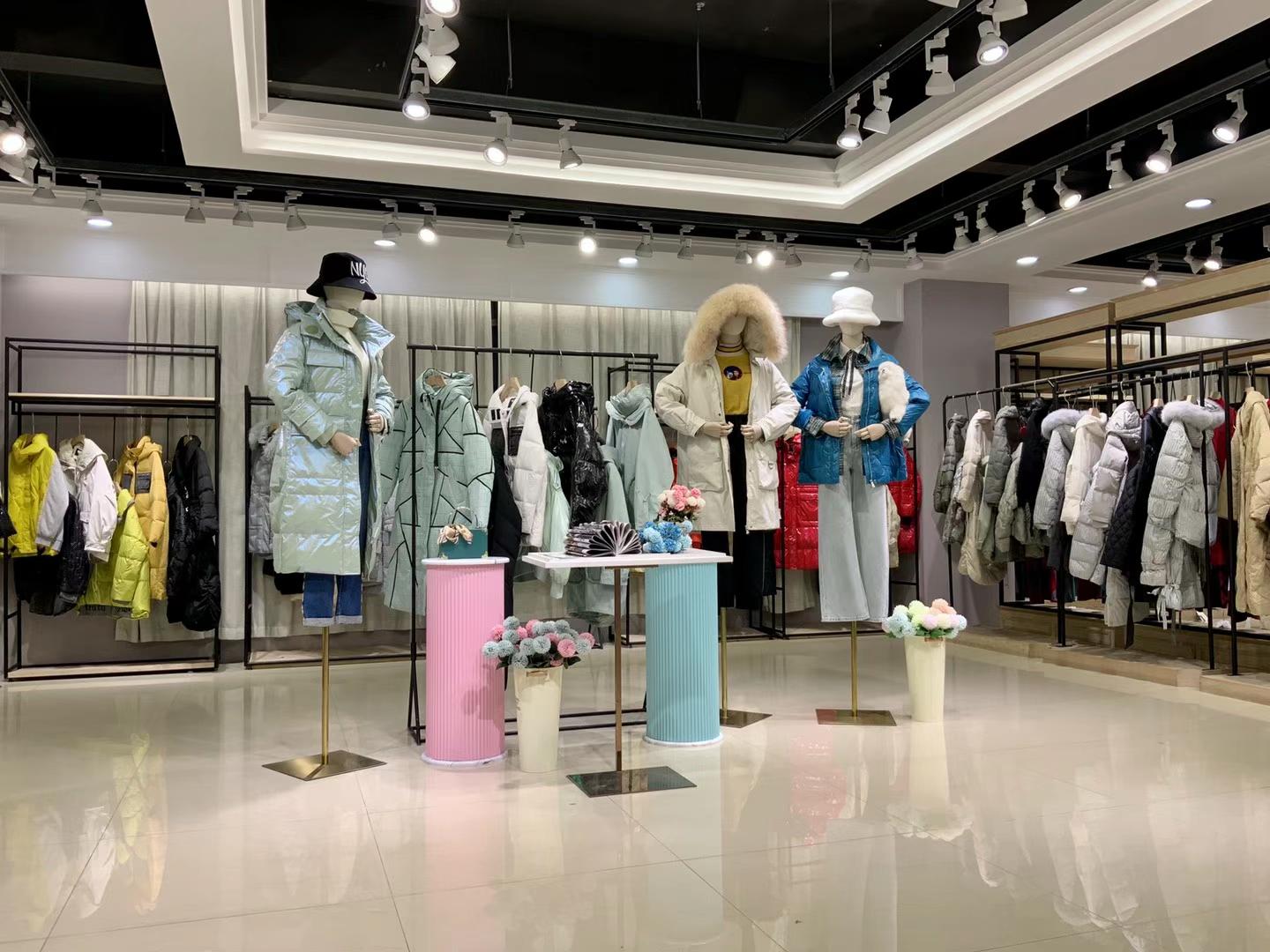 熙蘭雅Cilaya羽絨服2021冬精 品女裝折扣尾貨走份批發(fā) 明星同款羽絨服走份批發(fā)