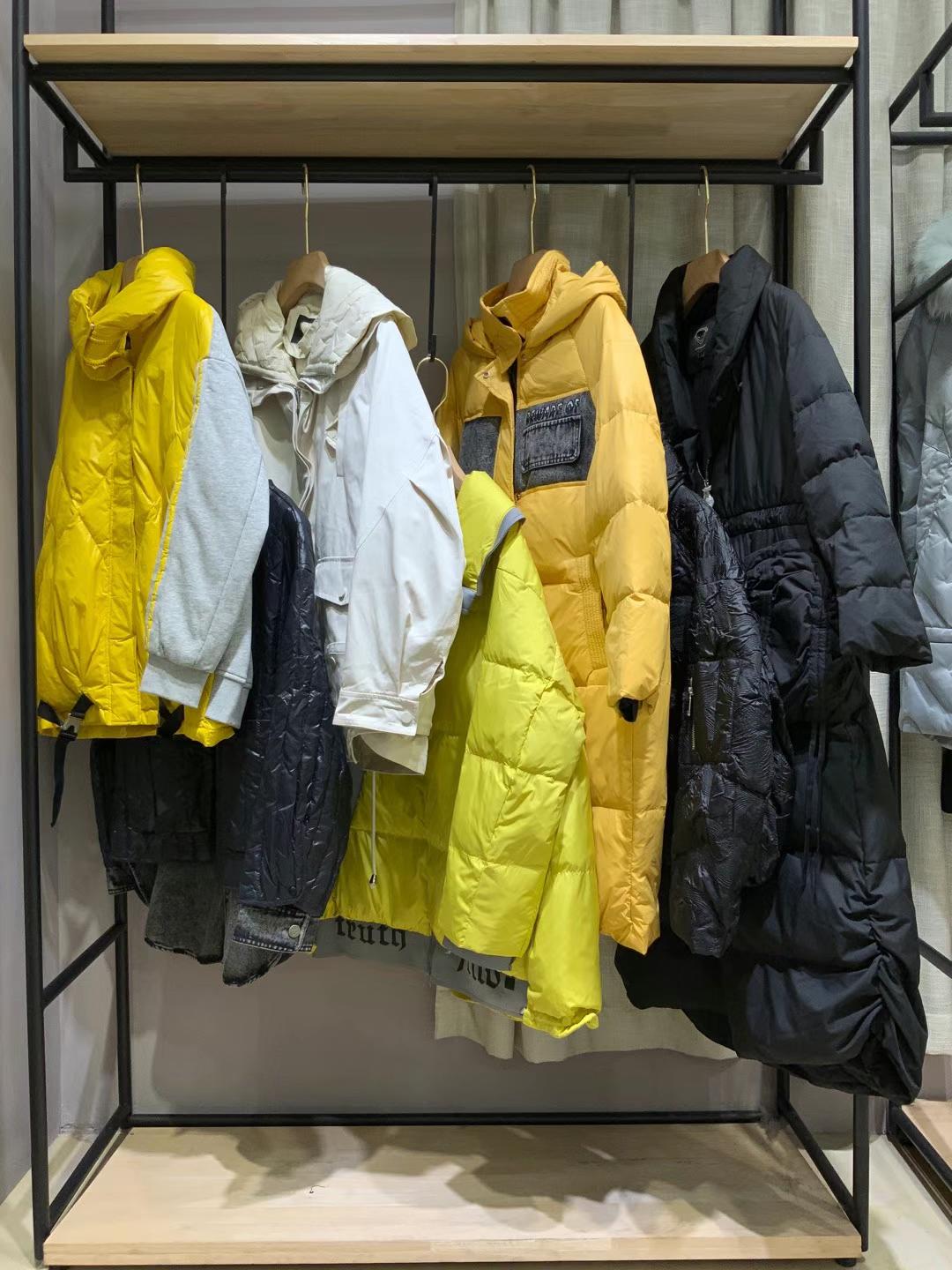 熙蘭雅Cilaya羽絨服2021冬精 品女裝折扣尾貨走份批發(fā) 明星同款羽絨服走份批發(fā)