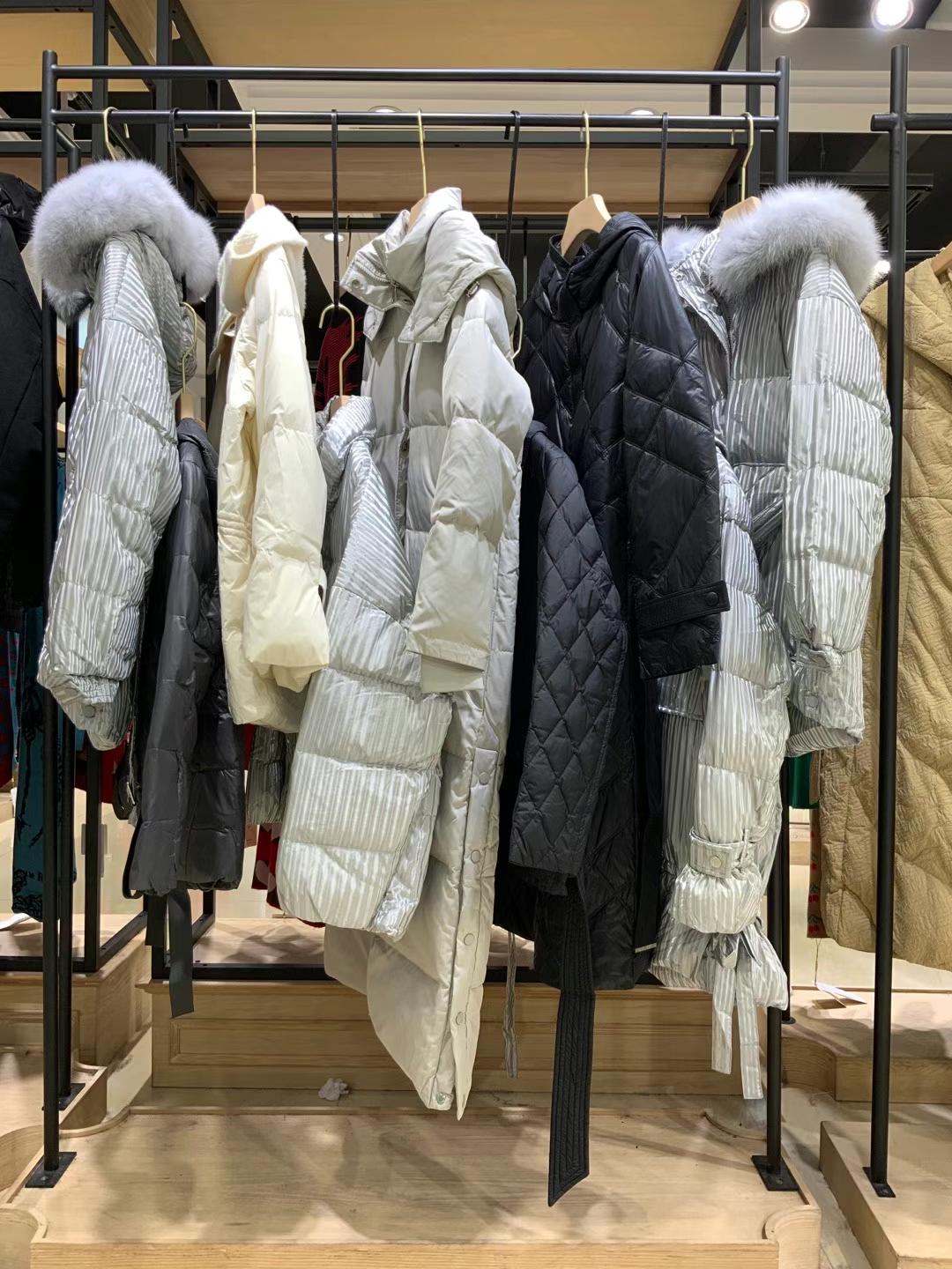 熙蘭雅Cilaya羽絨服2021冬精 品女裝折扣尾貨走份批發(fā) 明星同款羽絨服走份批發(fā)