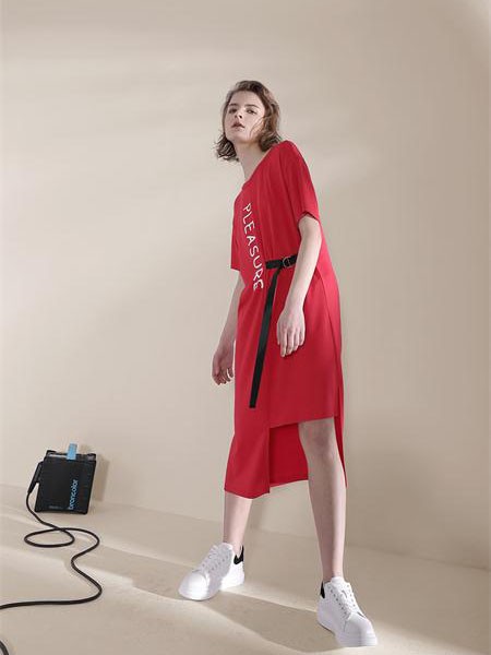 折扣女裝訴求春品牌折扣女裝庫存尾貨批發(fā)市場