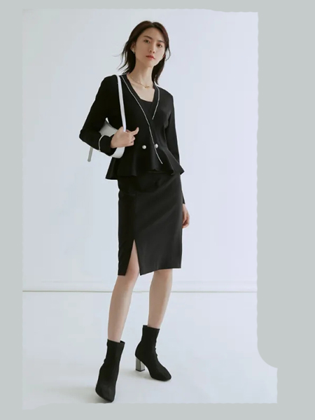 原創(chuàng)設(shè)計師品牌思慕緹春夏品牌折扣女裝貨源批發(fā)渠
