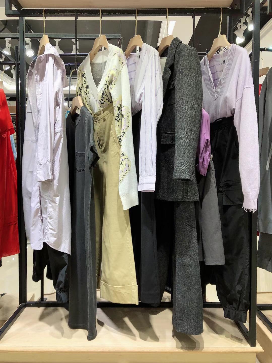 時尚知 名女裝未知未覺WZWJ/沒完沒了2022春女裝折扣批發(fā)供應(yīng)商