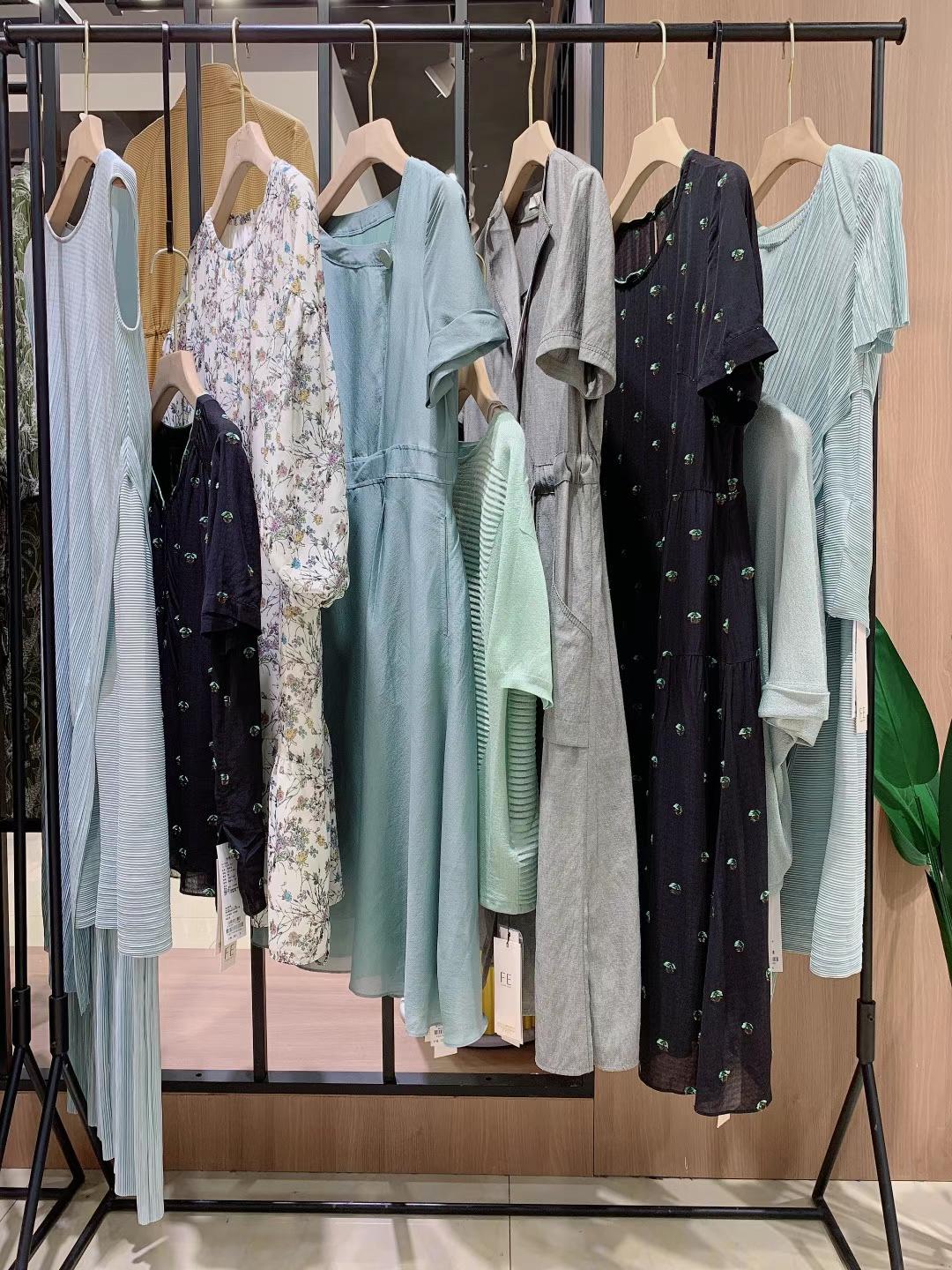 深圳品牌Re-BLUE2022春折扣女裝實(shí)體店進(jìn)貨市場