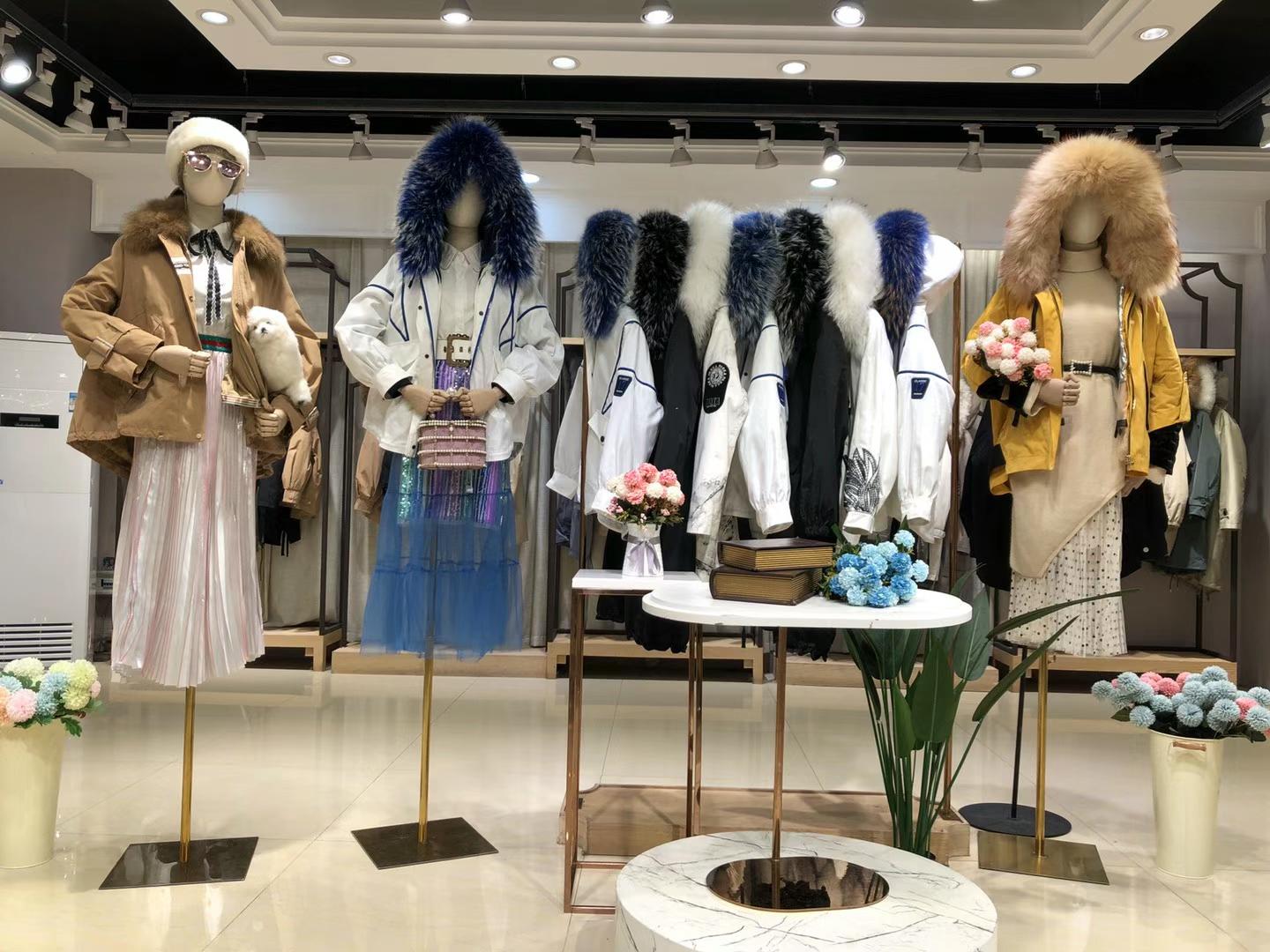 一梅皮草派克2021冬時(shí)尚精 品女裝批發(fā) 抖音快手直播貨源批發(fā)