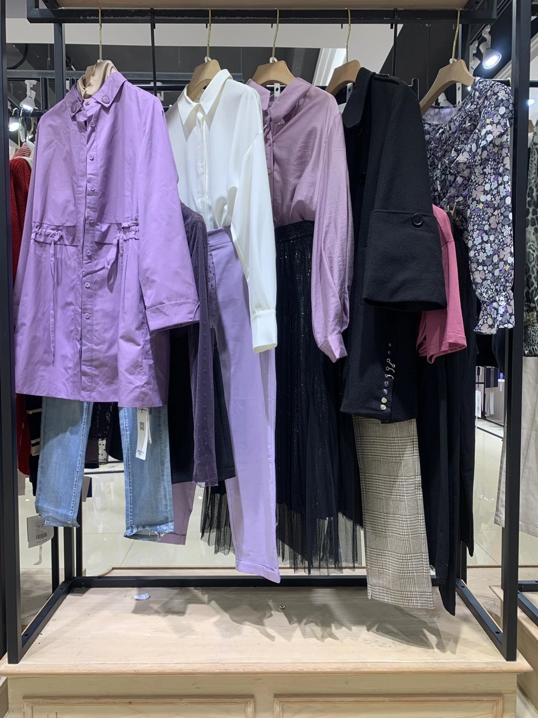 品牌女裝蒂梵茜200春折扣女裝店尾貨庫(kù)存批發(fā)供應(yīng)鏈