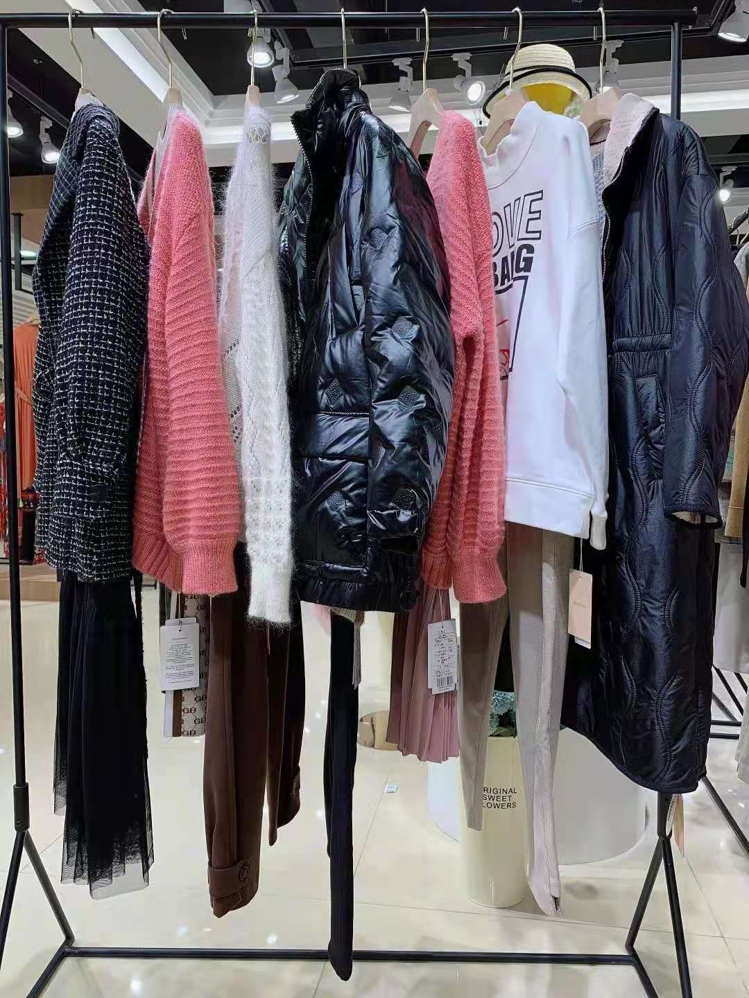 國(guó)內(nèi)知 名女裝哥邦秋高端 品牌品牌女裝尾貨走份批發(fā)
