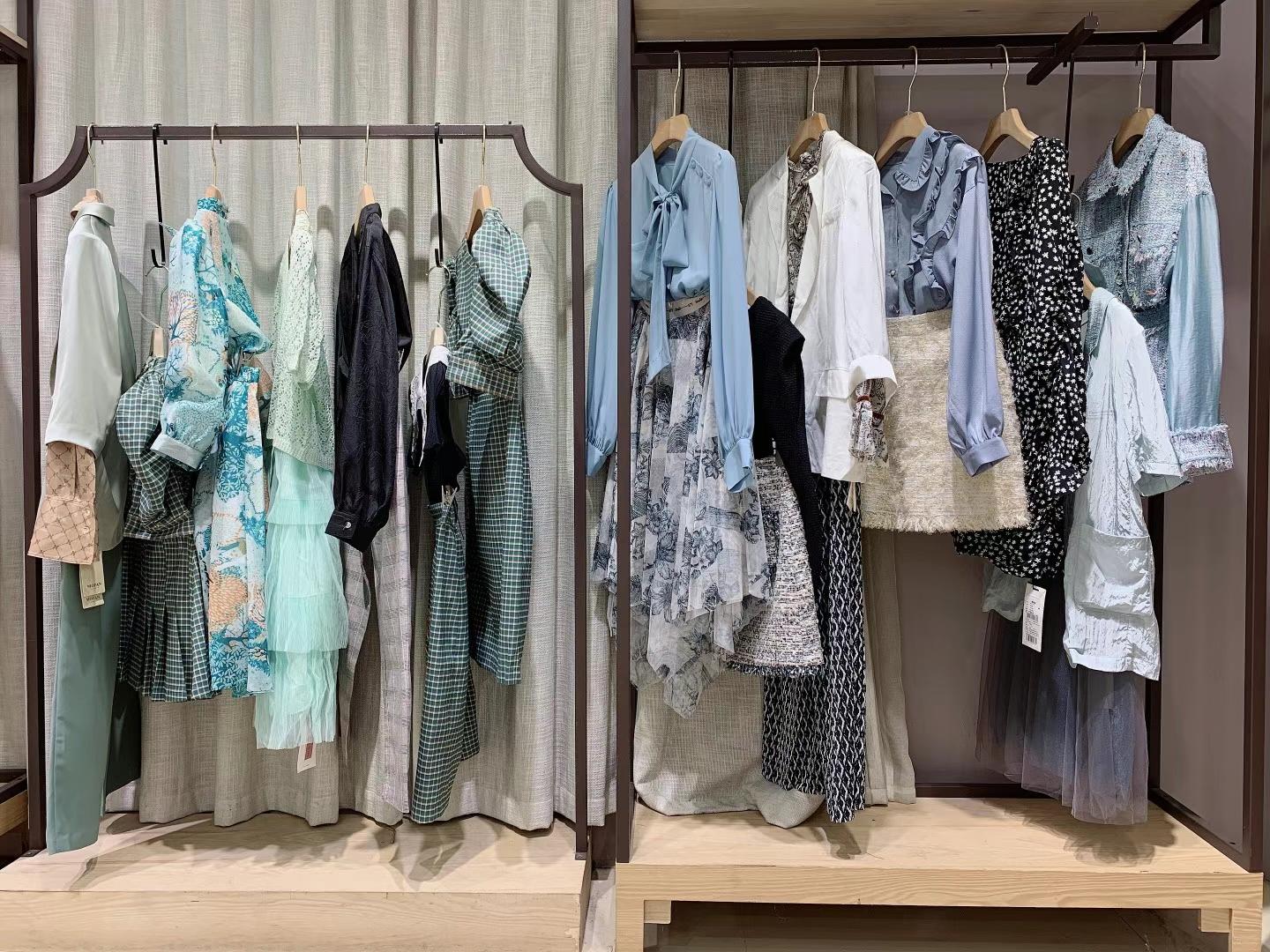 【MOFAN摩凡】2022夏裝專柜撤柜品牌女裝折扣店進(jìn)貨批發(fā)價(jià)格 折扣直播一折拿貨