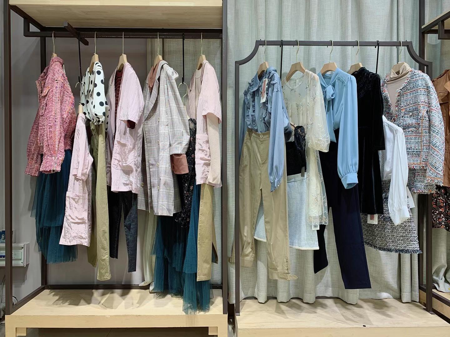 【MOFAN摩凡】2022夏裝專柜撤柜品牌女裝折扣店進(jìn)貨批發(fā)價(jià)格 折扣直播一折拿貨