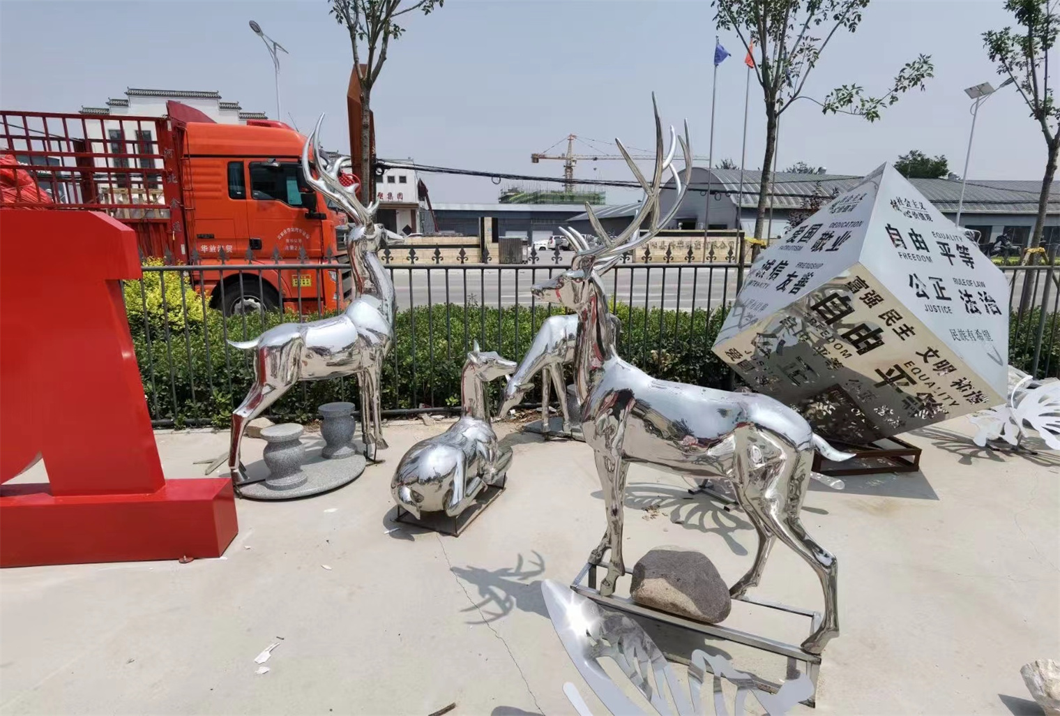 不銹鋼小鹿批發(fā)廠家