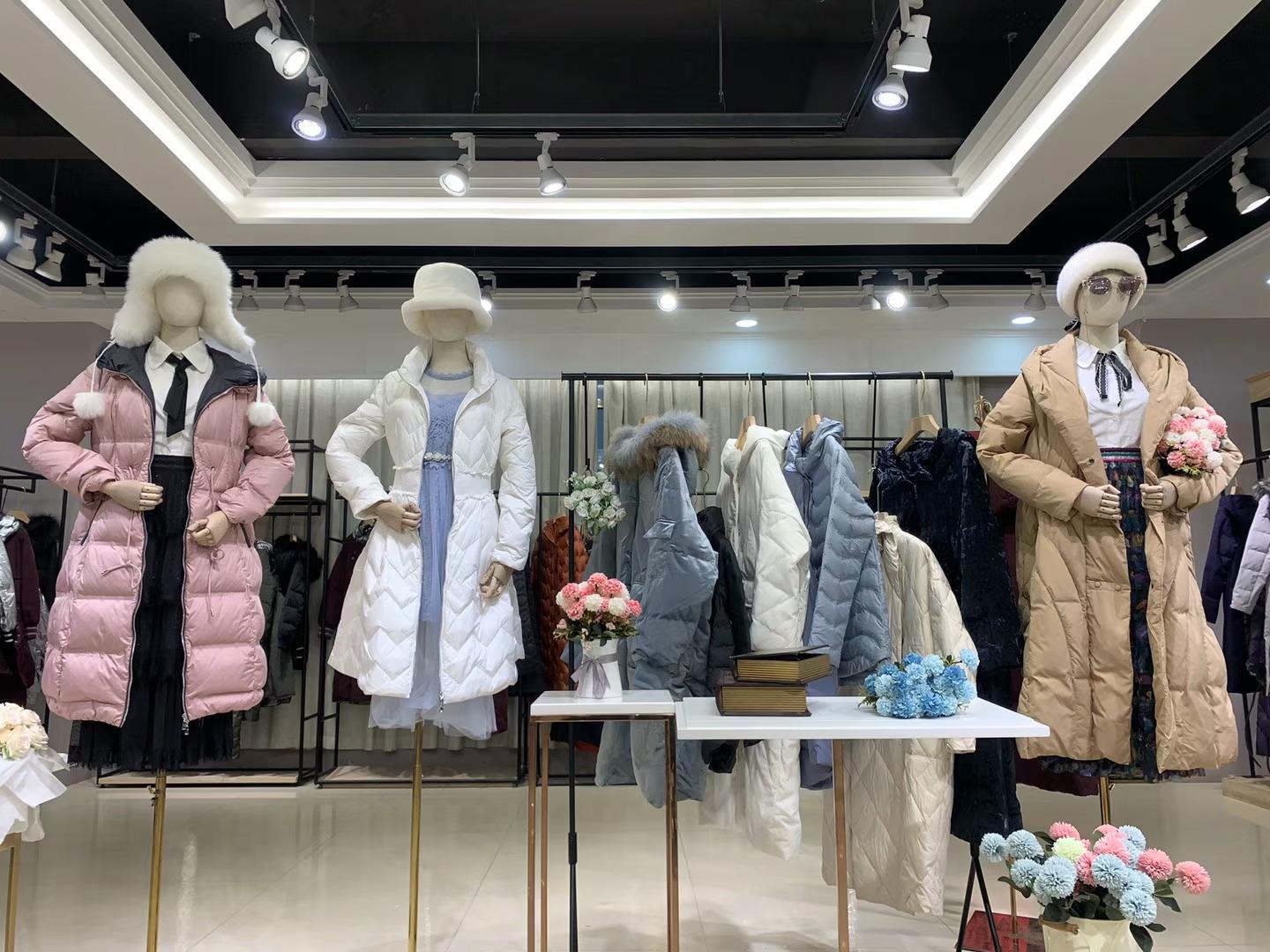 時尚女裝芭登芮芮2022春剪標品牌女裝尾貨庫存批發(fā)