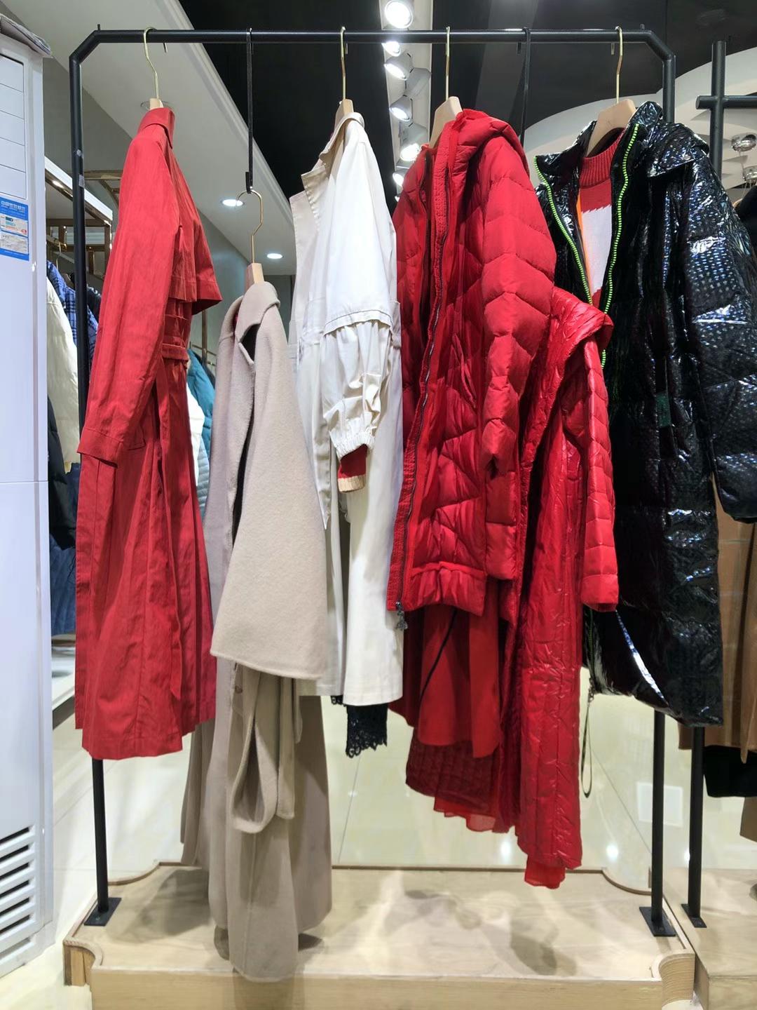 珂羅娜上海大 牌女裝尾貨批發(fā)市場一手貨源