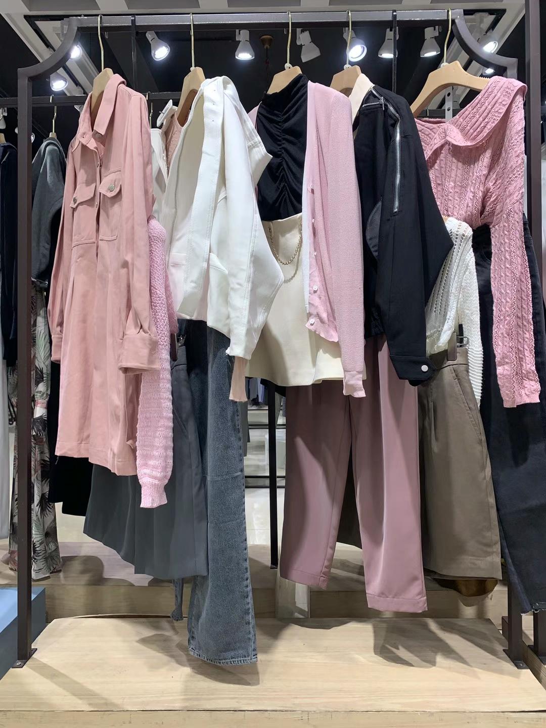 上海專柜下架品牌新作JUSTZZU2022春大  牌女裝折扣尾貨批發(fā)供應(yīng)商