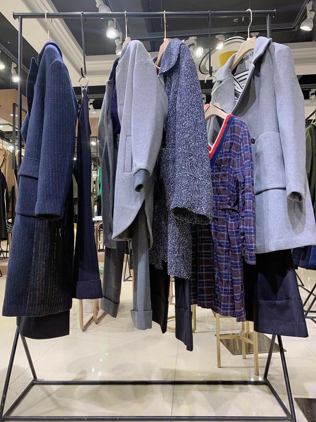 知 名女裝地素2022夏品牌折扣店女裝尾貨庫存批發(fā)