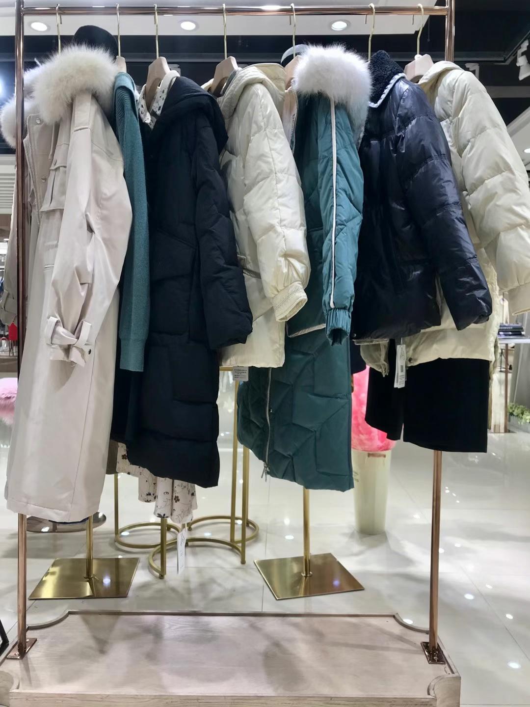 麥雅圖2021冬一 線女裝品牌折扣一手貨源批發(fā)網(wǎng) 商場(chǎng)一二線品牌女裝撤柜走份