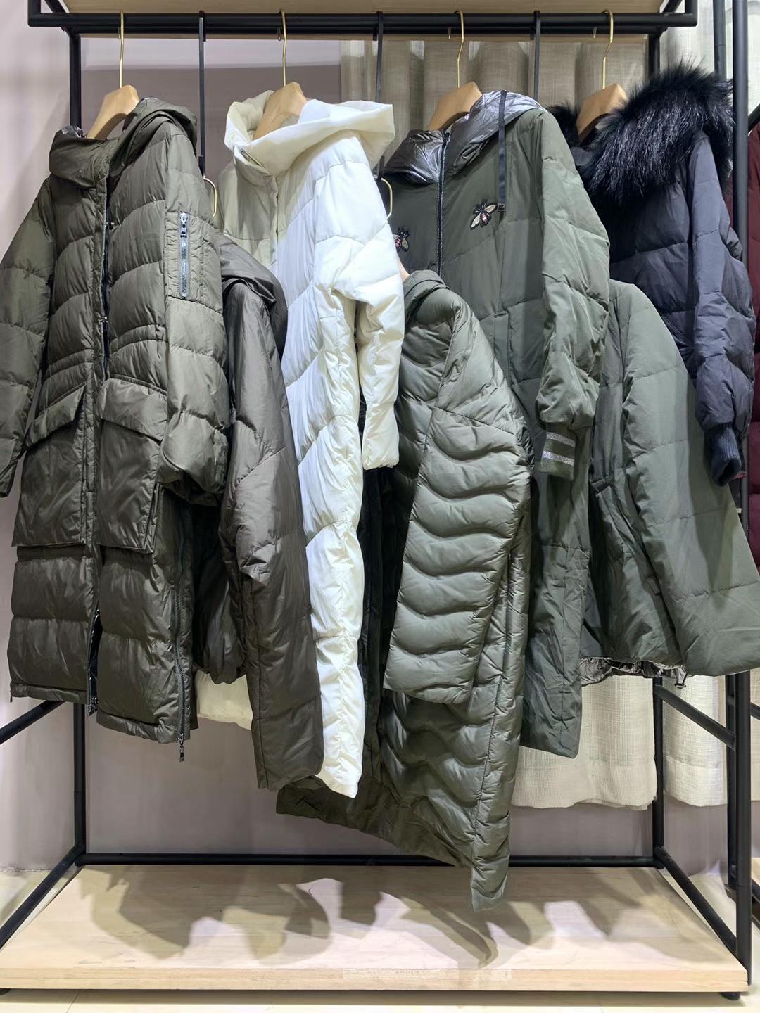 當(dāng)季新款品牌女裝尾貨芭登芮芮 2021冬品牌折扣女裝庫存批發(fā)