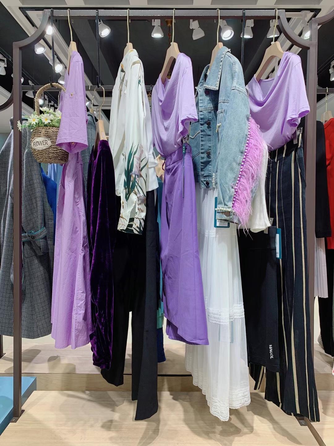 顏若藍(lán)22春品牌折扣女裝尾貨貨源供應(yīng) 淘寶電商快手抖音直播貨源批發(fā)