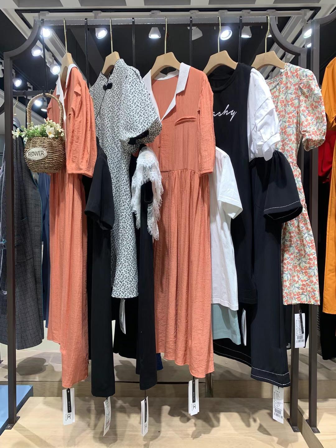 杭州品牌瑪斯荻娃2022夏裝品牌女裝尾貨批發(fā) 全國(guó)精 品女裝店直播貨源