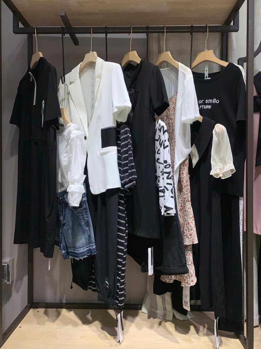 杭州品牌瑪斯荻娃2022夏裝品牌女裝尾貨批發(fā) 全國(guó)精 品女裝店直播貨源