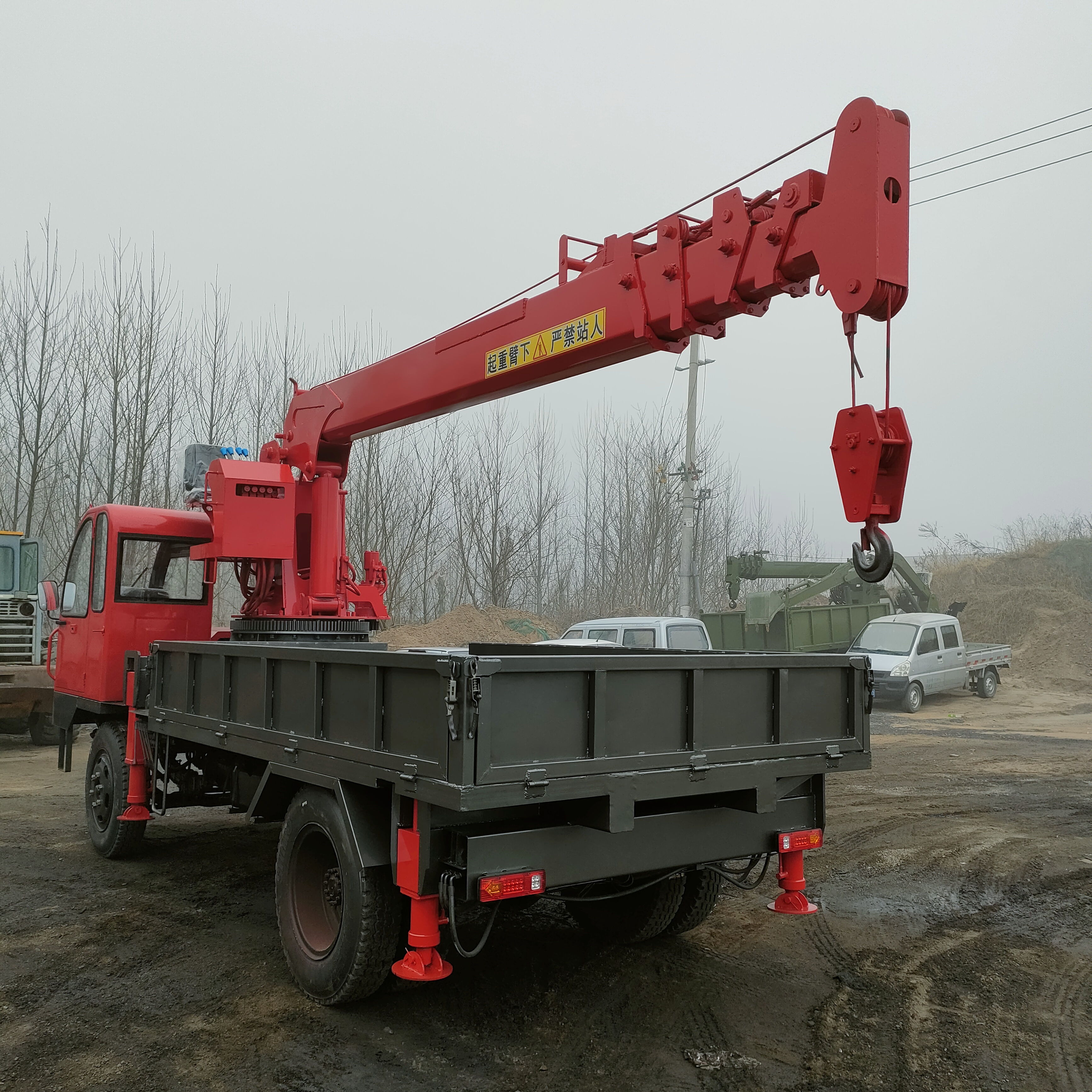 益宇四不像隨車吊 輪式四不像底盤吊機(jī)定制