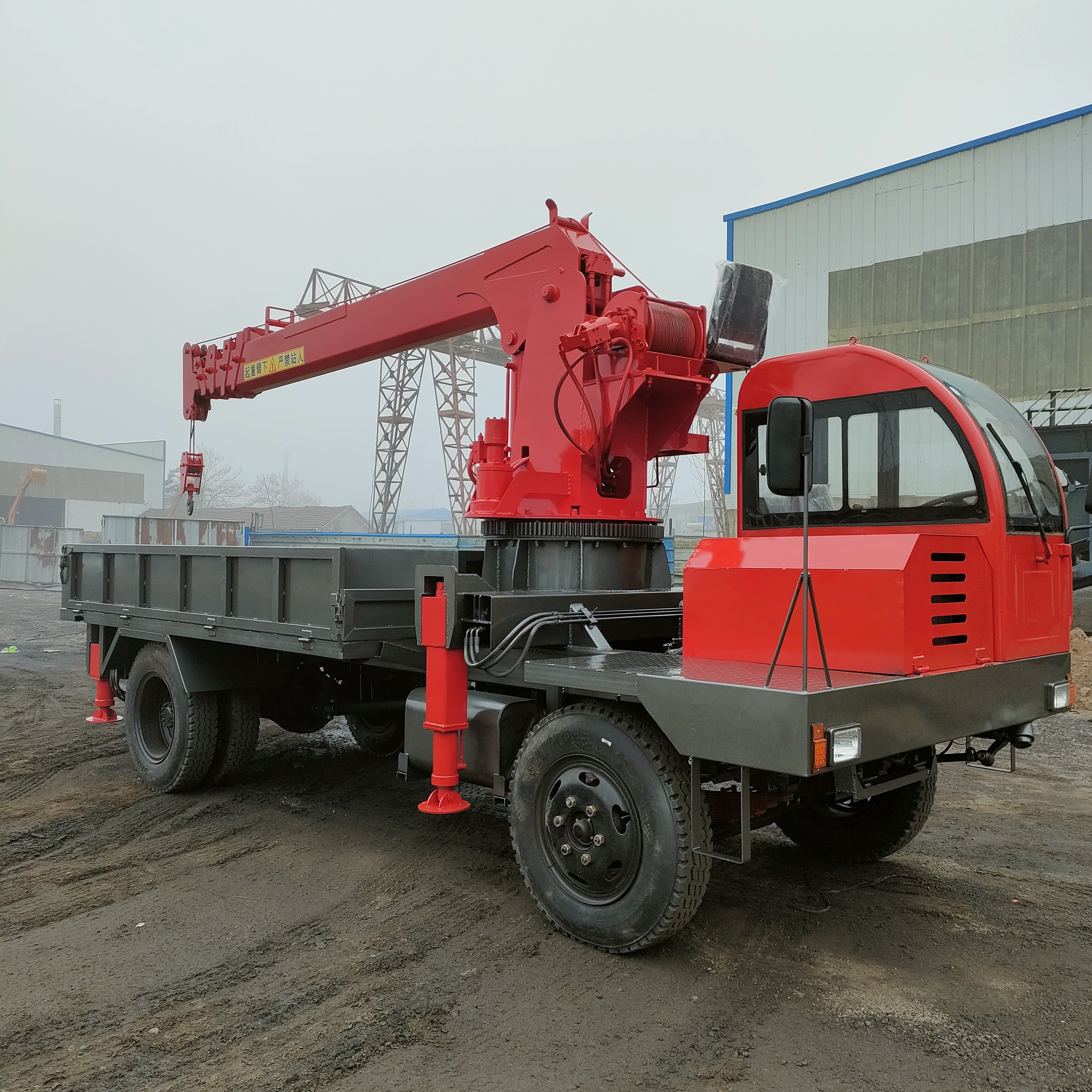 益宇四不像隨車吊 輪式四不像底盤吊機(jī)定制