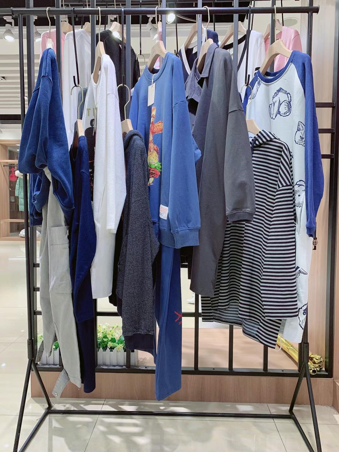 女裝品牌折扣店貨源走份 電商直播貨源Tiny Cuttle 小漁仔大碼休閑潮牌折扣女裝專柜撤柜貨源