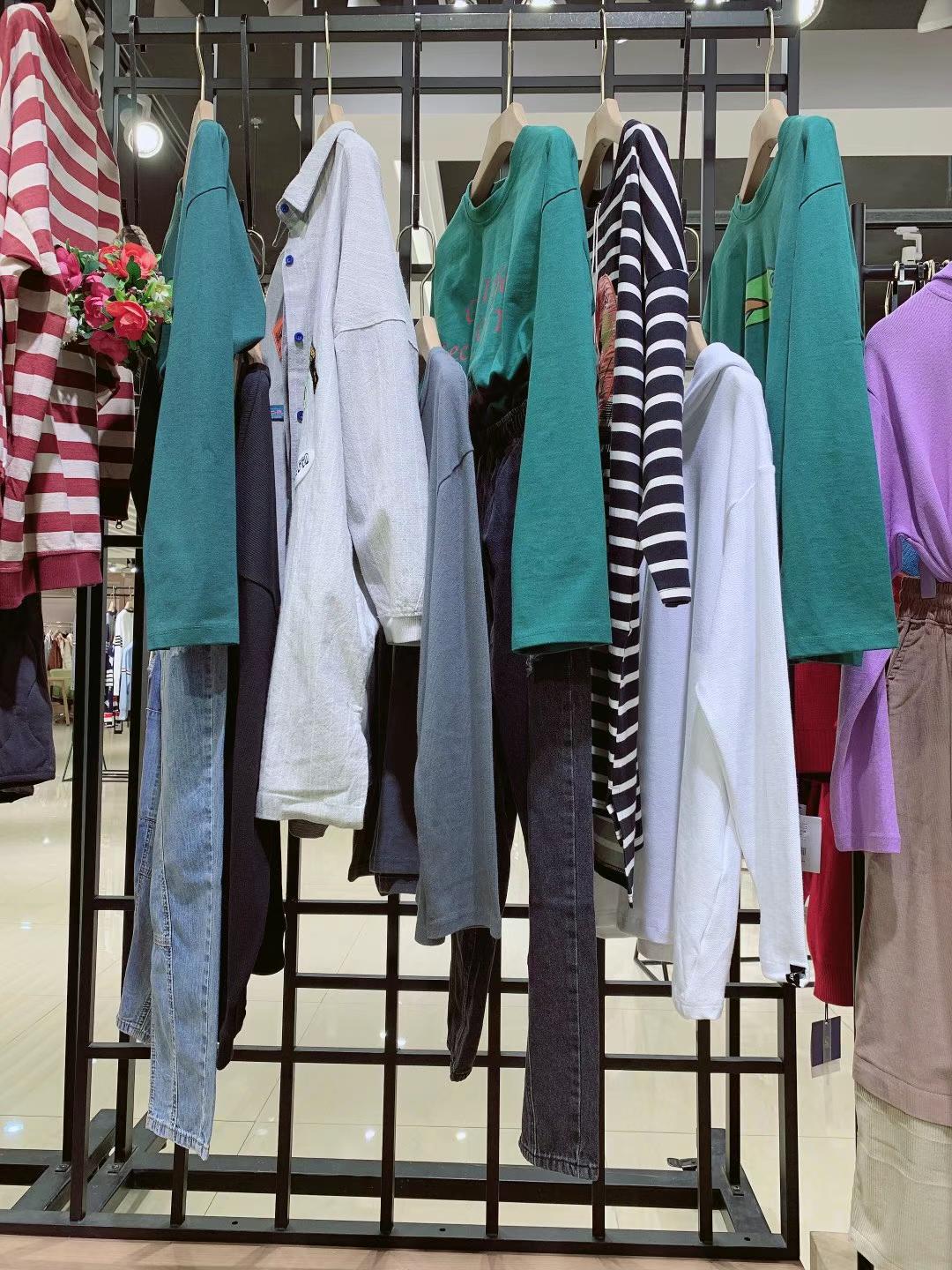 女裝品牌折扣店貨源走份 電商直播貨源Tiny Cuttle 小漁仔大碼休閑潮牌折扣女裝專柜撤柜貨源