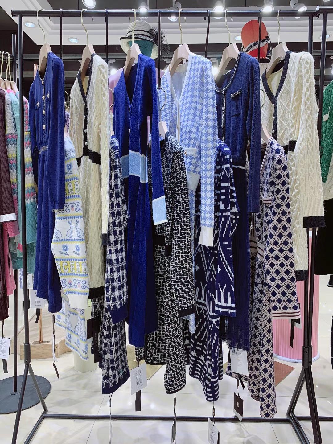 廣州女裝撤柜尾貨 吉米小姐套裝連衣裙2022春廣州一 線女裝折扣店直播貨源女裝批發(fā)進(jìn)貨拿貨