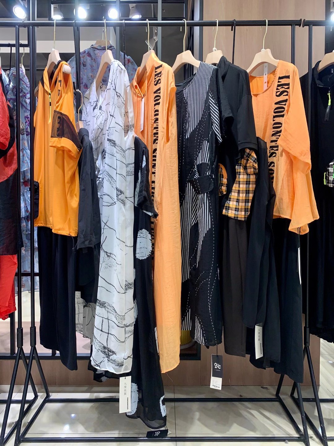 意大利品牌 九度花絮2021 秋冬女裝折扣庫存批發(fā)渠道