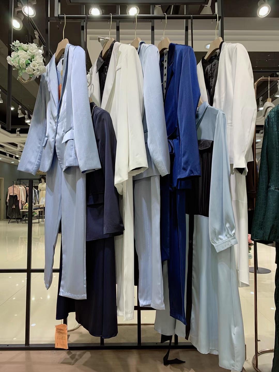 高端氣質(zhì)品牌珂萊迪奧2022 春品牌女裝折扣尾貨走份批發(fā)