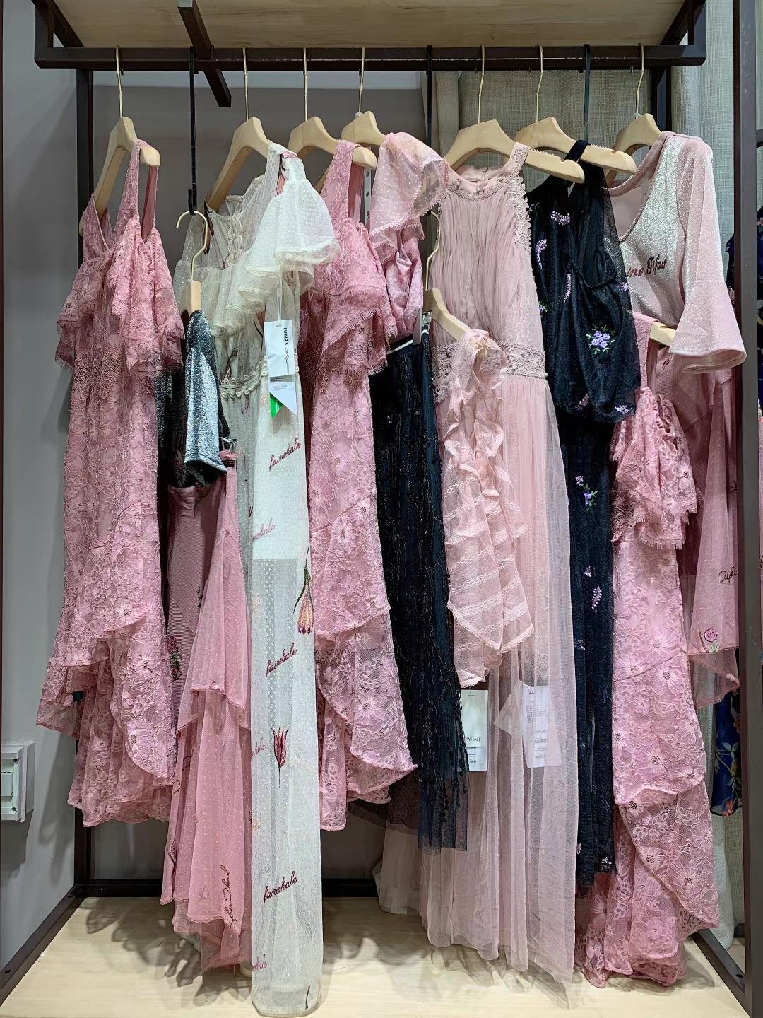 知 名品牌馬克華菲2022 夏品牌折扣女裝尾貨貨源批發(fā)