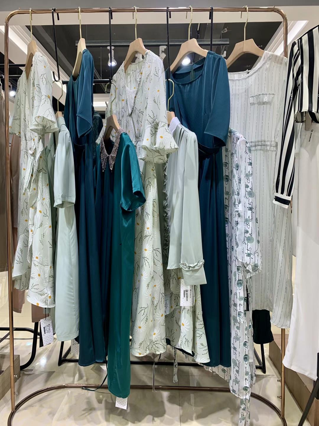 具有性價(jià)比品牌折扣女裝 艾阿瑪尼2022春女裝尾貨庫(kù)存一手廠家原單貨源走份