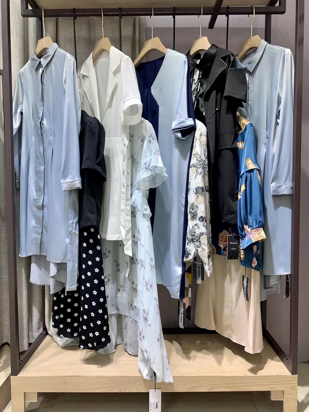 具有性價(jià)比品牌折扣女裝 艾阿瑪尼2022春女裝尾貨庫(kù)存一手廠家原單貨源走份