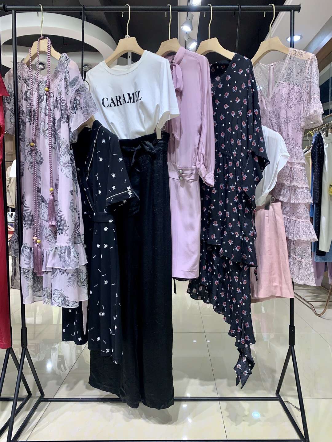 專柜品牌女裝尾貨批發(fā) 芭蒂娜2022春品牌女裝網(wǎng)店店鋪進(jìn)貨貨源批發(fā) 品牌折扣女裝批發(fā)