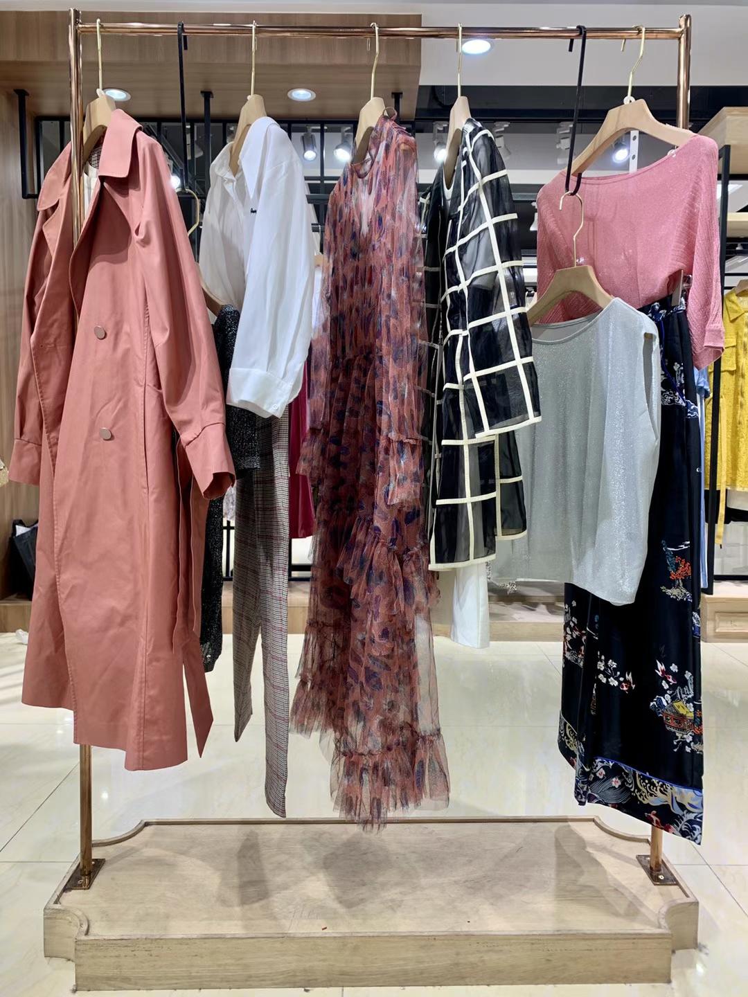 專柜品牌女裝尾貨批發(fā) 芭蒂娜2022春品牌女裝網(wǎng)店店鋪進(jìn)貨貨源批發(fā) 品牌折扣女裝批發(fā)