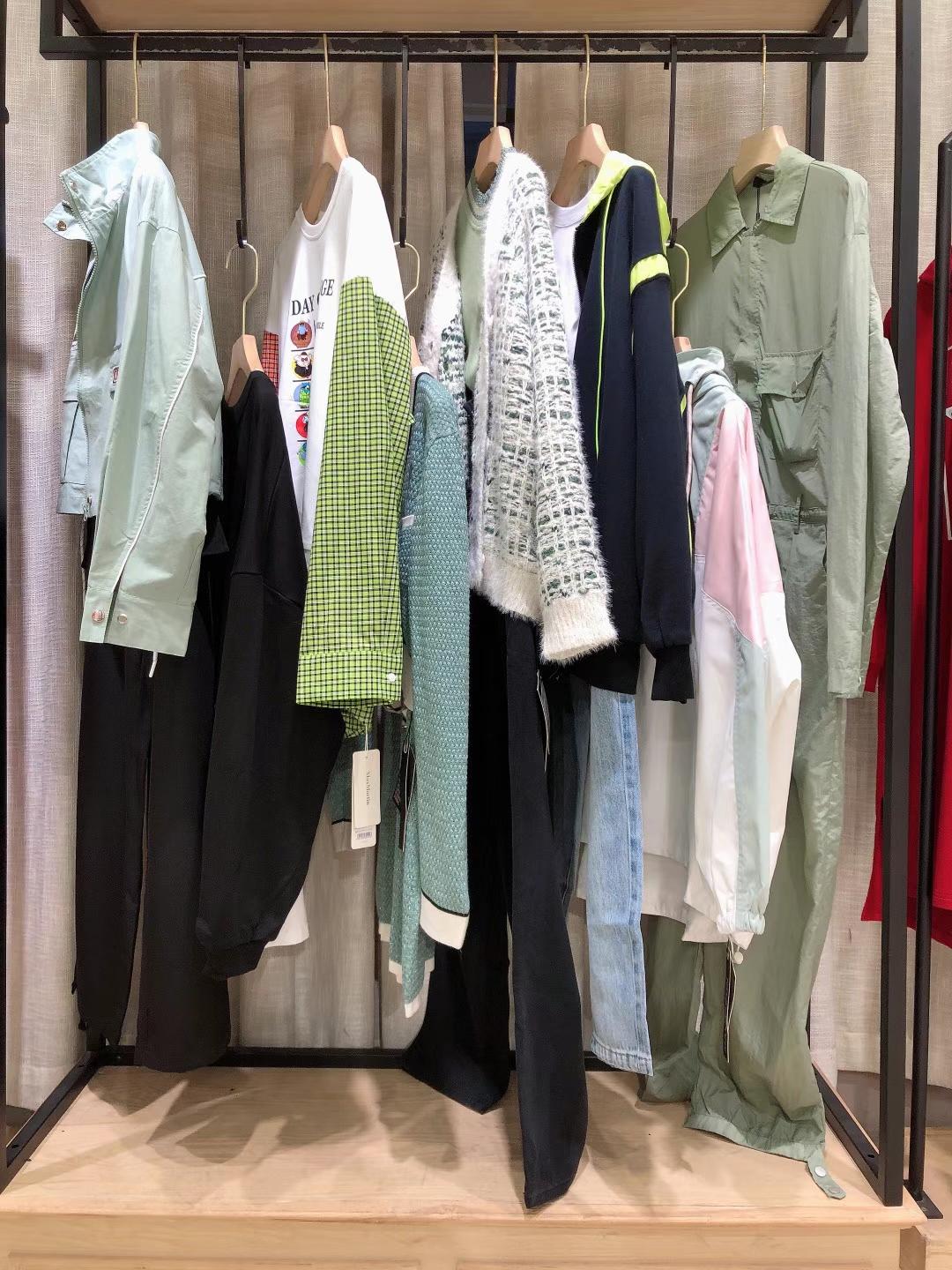 廠家直 銷正 品貨源 瑪瑪綈2022春精 品女裝店進貨一手貨源批發(fā)