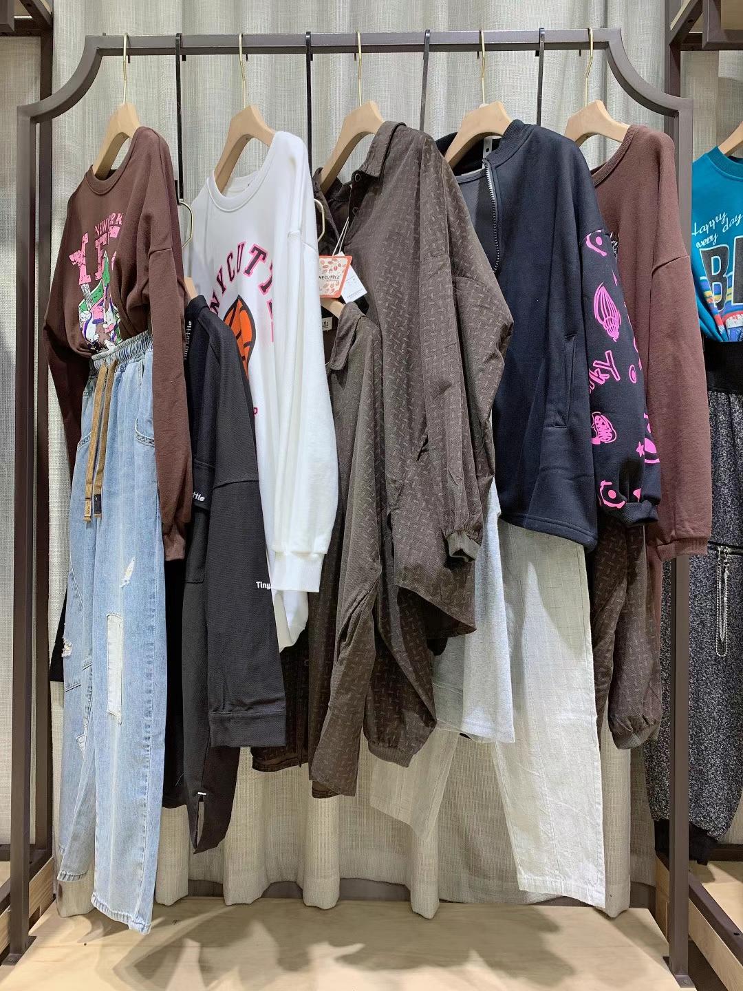 廣州品牌折扣女裝廠家走份珈姿萊爾22春品牌折扣女裝批發(fā)貨源尾貨批發(fā)市場