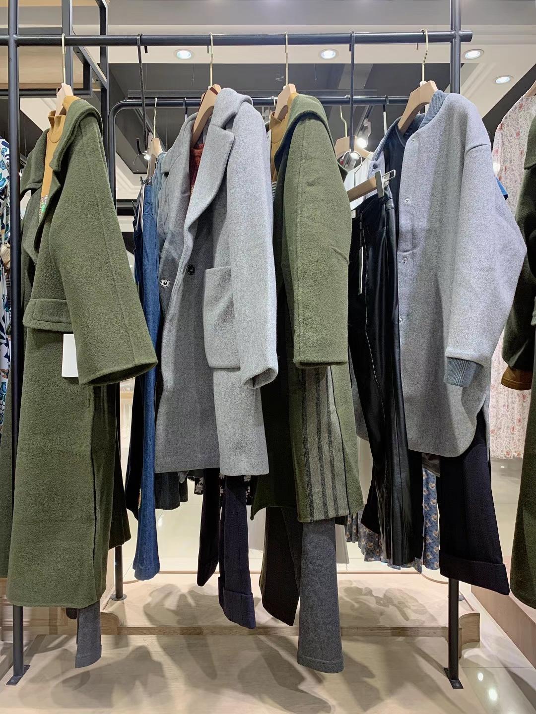 知 名品牌女裝地素 2022 夏品牌女裝折扣店尾貨庫存批發(fā)