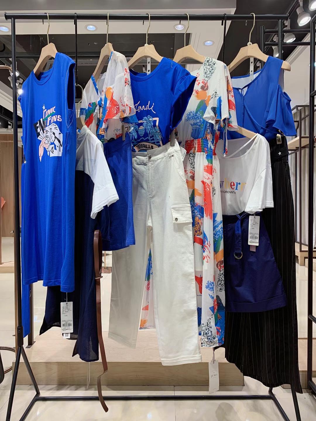 杭州一 線高 端品牌金粉名裳22夏精 品女裝專柜撤柜 供應(yīng)淘寶電商直播實(shí)體店一手貨源批發(fā)