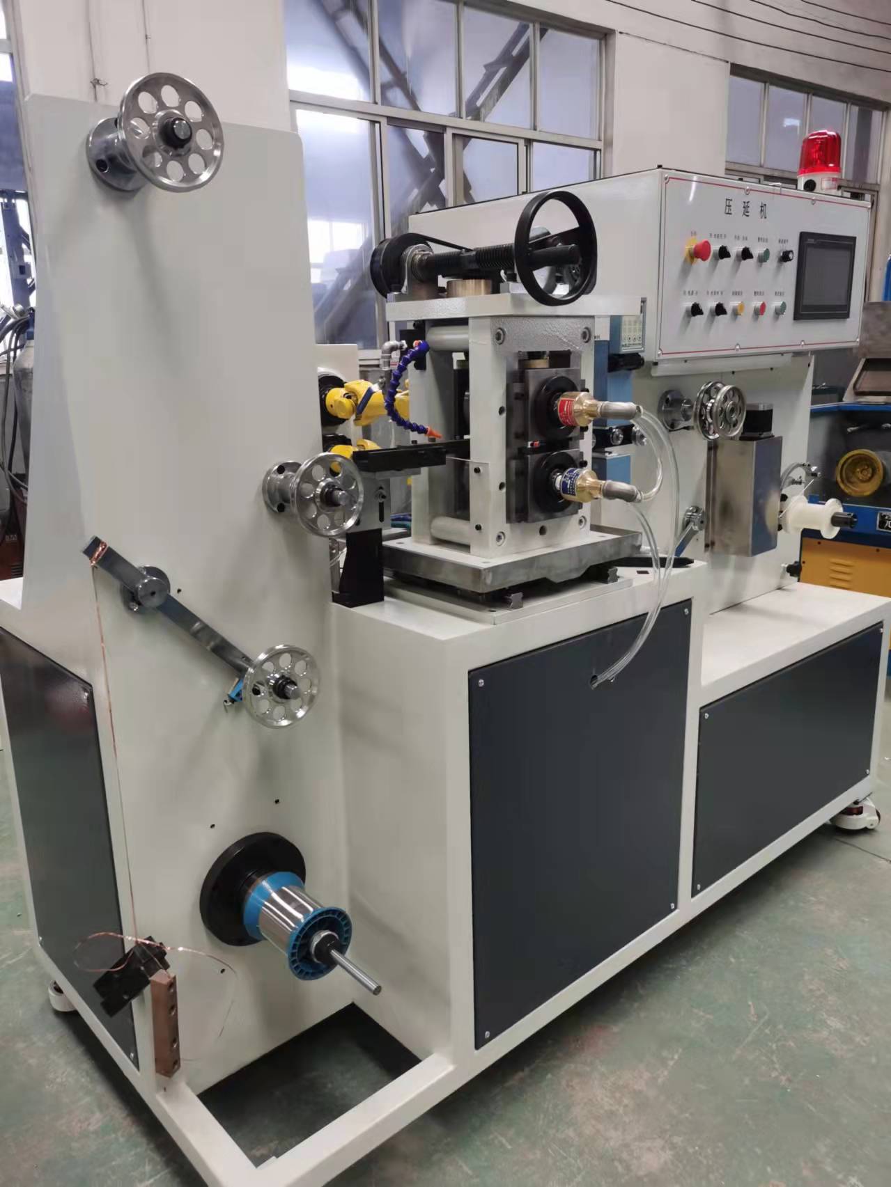 鐵財機械生產(chǎn)自動控制尺寸0.035不銹鋼碳鋼扁絲機