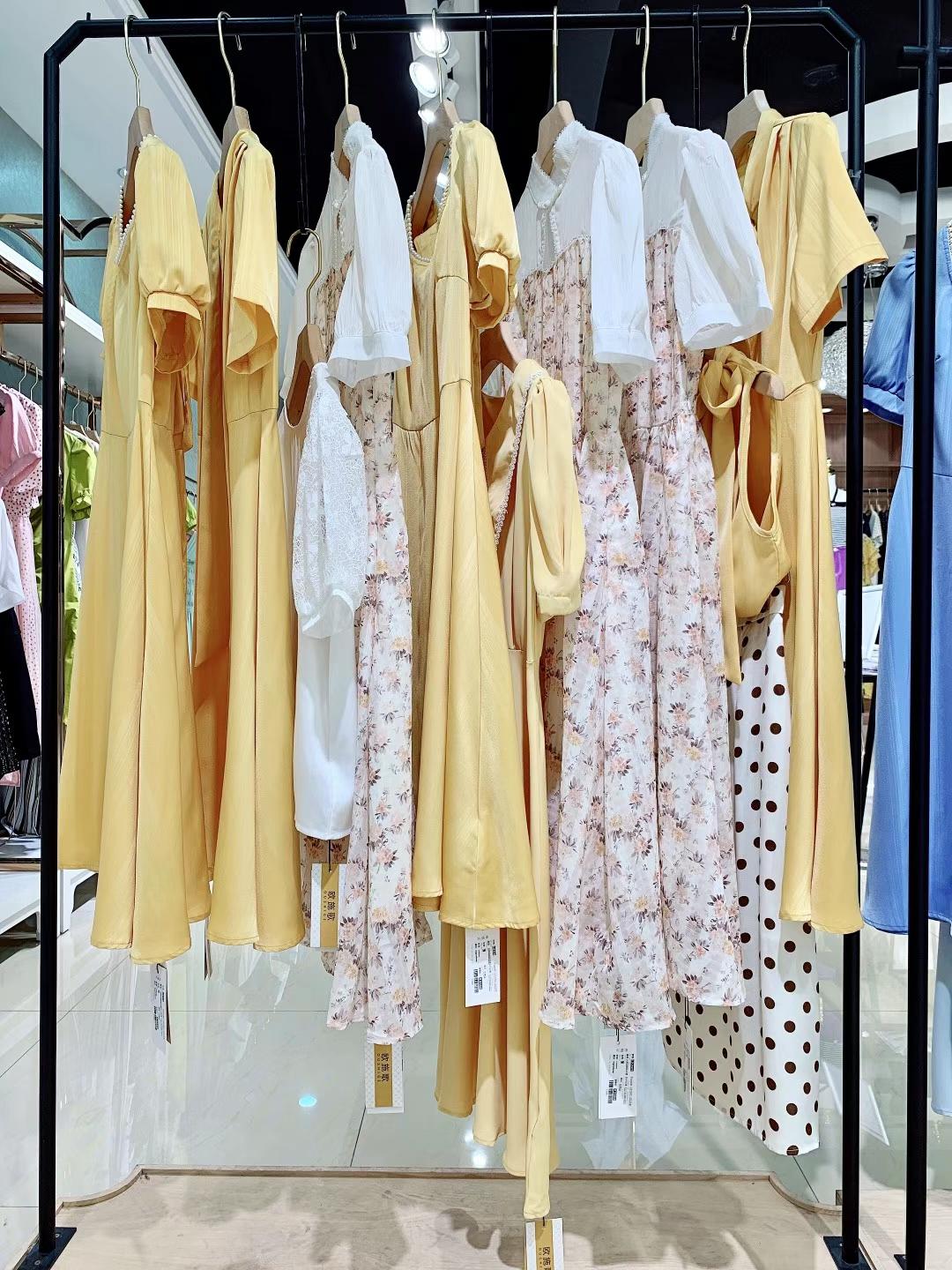 高端大氣品牌歐施歌 2022夏品牌女裝折扣尾貨一手貨源批發(fā)